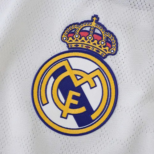 camisa real madrid 2025, versão jogador real madrid, uniforme titular madrid, camisa slim fit madrid, futebol espanhol, la liga 2025/26, camisa branca real madrid, escudo bordado madrid, camisa elite real madrid, santiago bernabéu

