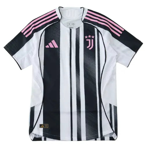 camisa juventus 2025, juventus versão jogador, camisa titular juventus, uniforme juventus 2025/26, camisa bianconera, futebol italiano, serie a, juventus fc, camisa masculina juventus, juventus primeira linha


