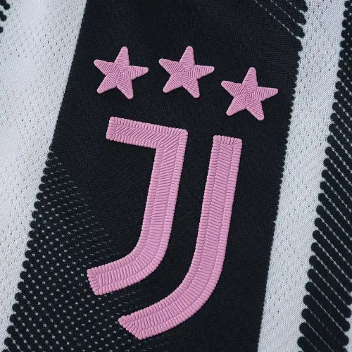 camisa juventus 2025, juventus versão jogador, camisa titular juventus, uniforme juventus 2025/26, camisa bianconera, futebol italiano, serie a, juventus fc, camisa masculina juventus, juventus primeira linha

