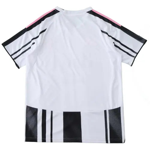 camisa juventus 2025, juventus versão jogador, camisa titular juventus, uniforme juventus 2025/26, camisa bianconera, futebol italiano, serie a, juventus fc, camisa masculina juventus, juventus primeira linha

