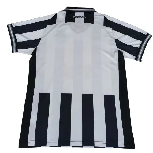 camisa botafogo 2025, camisa titular botafogo, camisa alvinegra, escudo bordado botafogo, futebol brasileiro, uniforme botafogo 2025/26, camisa torcedor botafogo, camisa preta e branca

