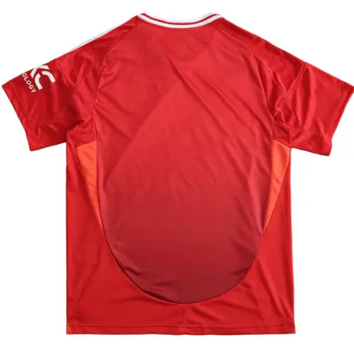 camisa manchester united 2024, camisa torcedor united, uniforme principal manchester, escudo red devils, camisa vermelha united, futebol inglês

