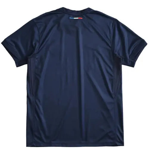 camisa psg 2024, uniforme principal paris saint-germain, camisa azul psg, escudo psg, camisa torcedor paris, futebol francês

