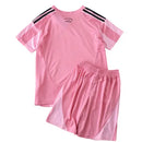 camisa inter miami rosa 2025, uniforme infantil mls, kit inter miami kids, escudo inter miami bordado, camisa rosa futebol, futebol americano infantil