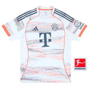 camisa bayern munique 2025, uniforme reserva bayern, escudo bordado bayern 25/26, camisa torcedor alemão, manto alternativo bayern de munique