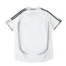 camisa retrô real madrid 2006, uniforme titular 2006/07, futebol espanhol, manto histórico galácticos, branco clássico, torcedor e colecionador

