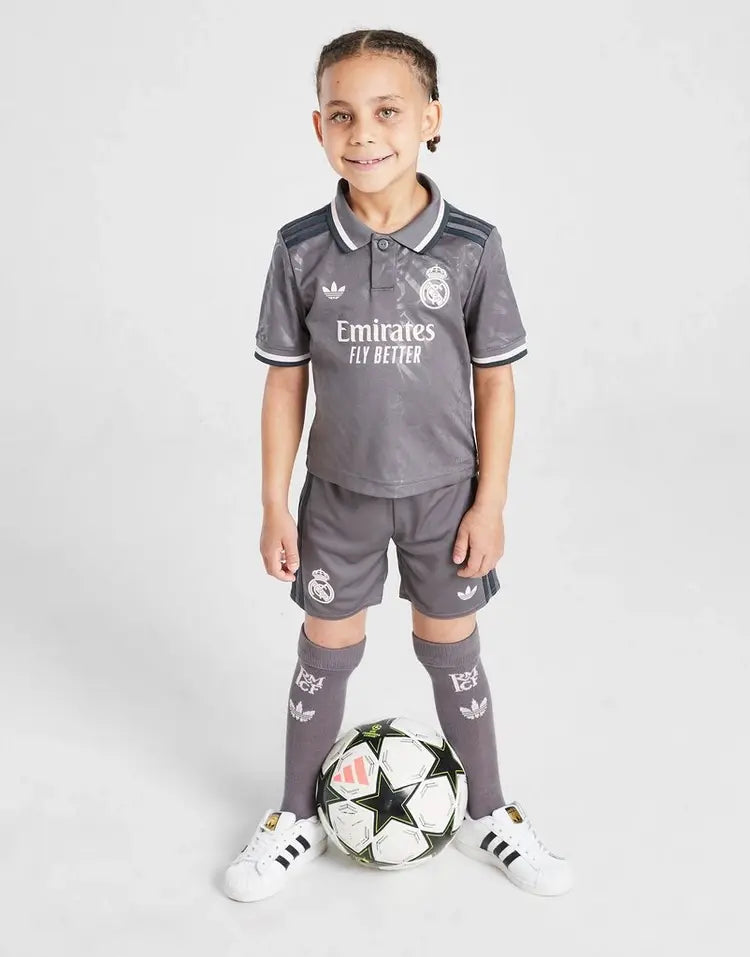 Conjunto Infantil Con Calcetines Originals III Real Madrid 2024/25