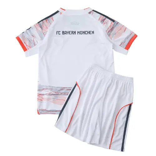 camisa bayern infantil 2025, uniforme reserva bayern kids, escudo bayern bordado, kit torcedor infantil, camisa alternativa bayern munique, futebol alemão infantil