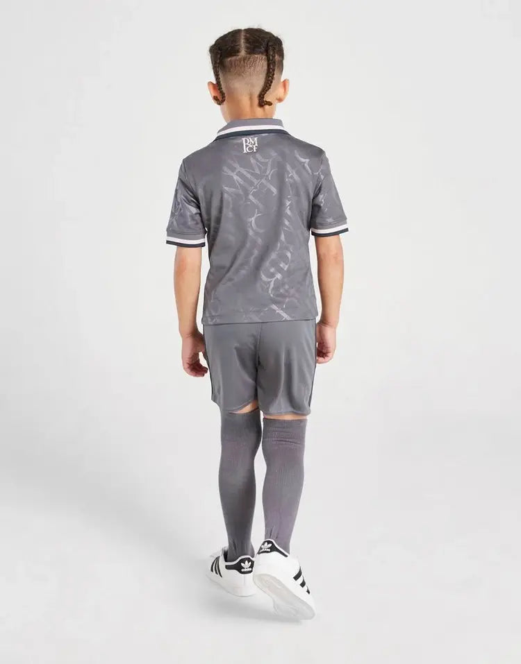 Conjunto Infantil Con Calcetines Originals III Real Madrid 2024/25