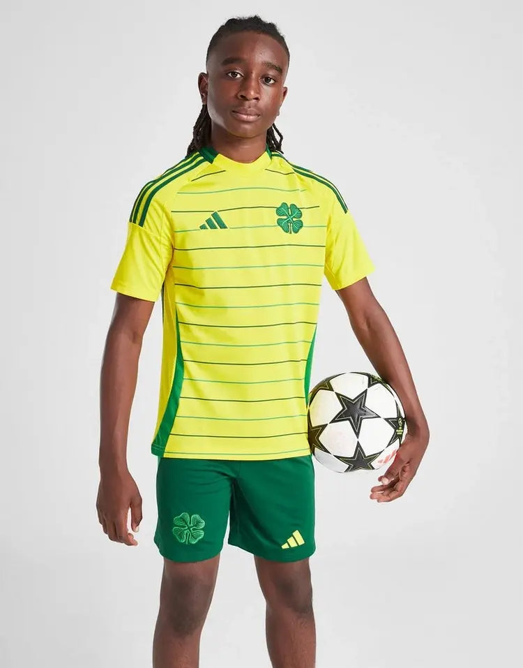 Conjunto Infantil Celtic II 2024/2025