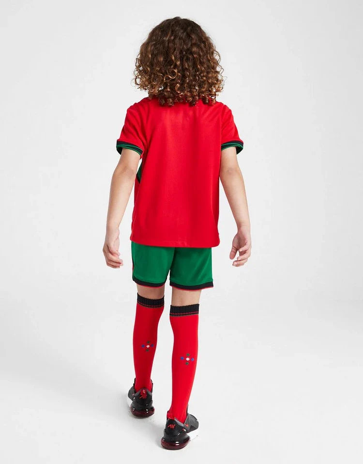 Conjunto Infantil Con Calcetines I Portugal 2024/2025