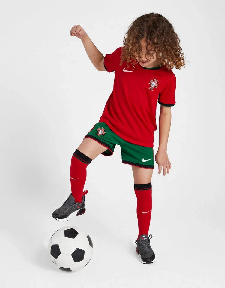 Conjunto Infantil Con Calcetines I Portugal 2024/2025