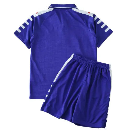 camisa fiorentina infantil, uniforme retrô nintendo, kit batistuta fiorentina, camisa roxa anos 90, escudo bordado fiorentina, futebol italiano infantil